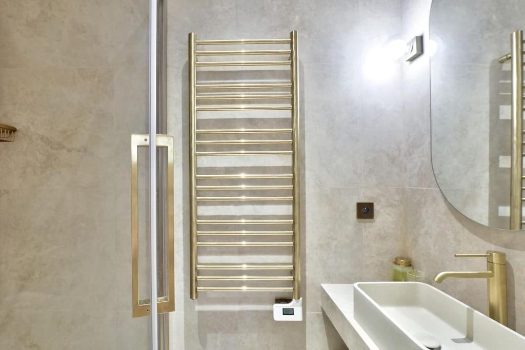 Sublime Studio Refait A Neuf Paris Exteriör bild